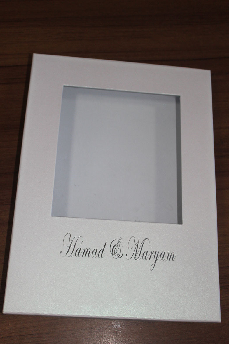 white pearl paper+cardboard box with clera window.jpg